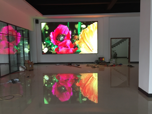 SMD2121 Indoor Full Color LED Display P4 Station Commercial Led Screens