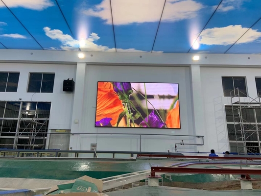 P8 Outdoor Full Color LED Display Commercial Building 3840HZ