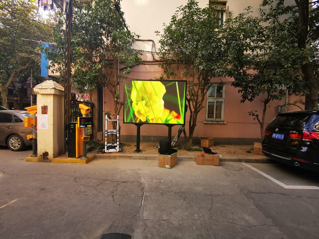 Quality Electronic P8 Outdoor Full Color LED Display Brightness 5500cd Each Square factory