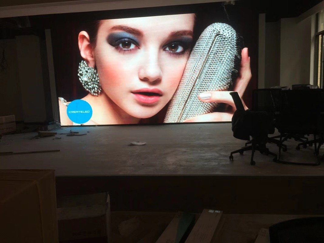 Quality SMD2121 Indoor Full Color LED Display P4 Station Commercial Led Screens factory