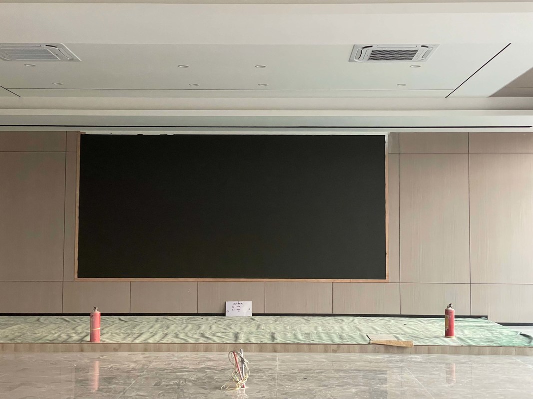 Quality Electronic Indoor Full Color LED Display P2 Advertising Display 1R1G1B factory