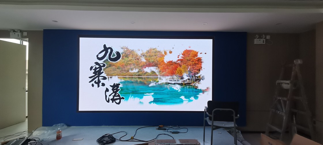 Quality Electronic Indoor Full Color LED Display P2 Advertising Display 1R1G1B factory