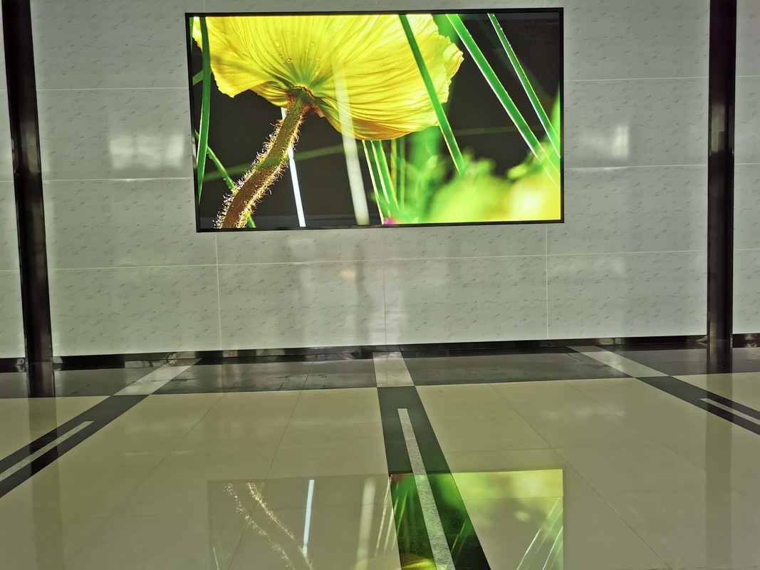 Quality 1R1G1B High Definition Led Display P1.53 Indoor Led Advertising Screen factory