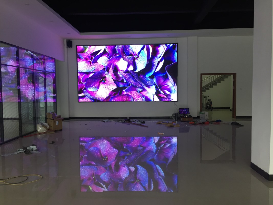 Quality Indoor HD LED Video Wall Full Color P1.53 LED Display Indoor Led Billboard factory
