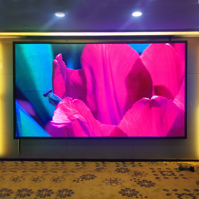Meeting Room SMD LED Screen P1.667 Indoor Full Color Display Live Broadcast