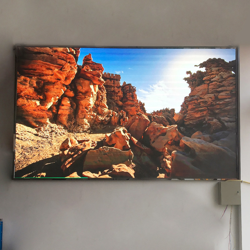 Quality Indoor SMD LED Screen P1.667 Full Color Display Studio Education Demonstration Center factory