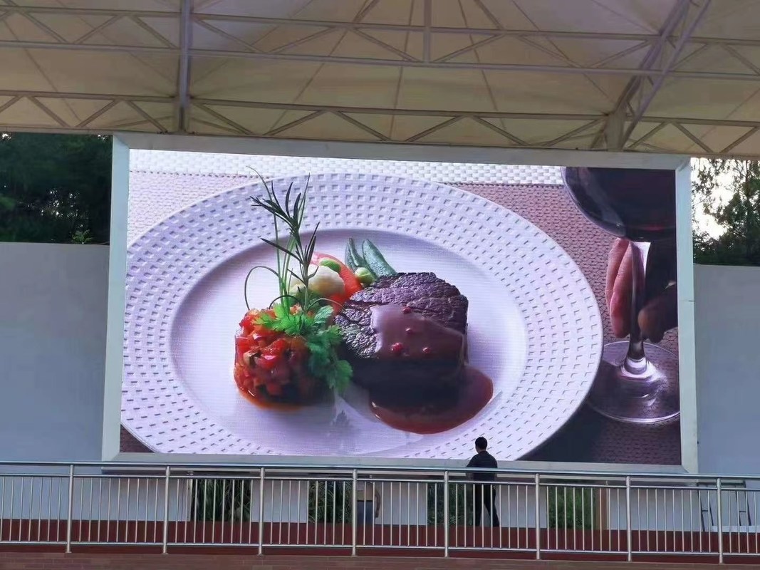 Quality P3 Outdoor Digital Display Screen Outdoor Full Color Brightness 5500cd Each Square factory