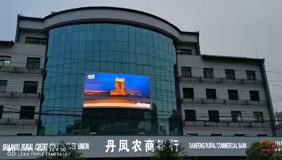 Quality P4 Outdoor LED Display Waterproof Advertising Full Color Electronic Display factory