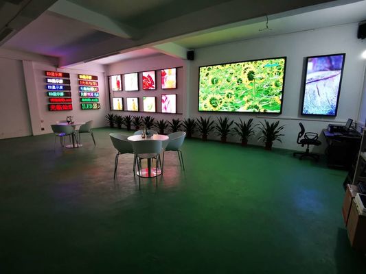 Quality Indoor Full Color Big P2 LED Display Screen Meeting Room Control Center factory