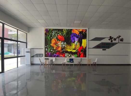 Quality IP31 SMD LED Screen P1.667 Indoor Small Spacing Full Color Display Monitoring Security Center factory